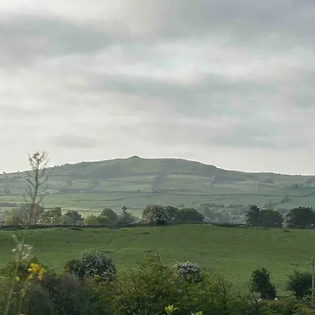 - Clonlyne House Apartment