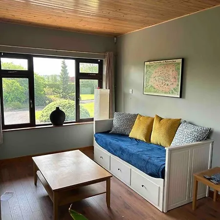 - Clonlyne House Apartment *